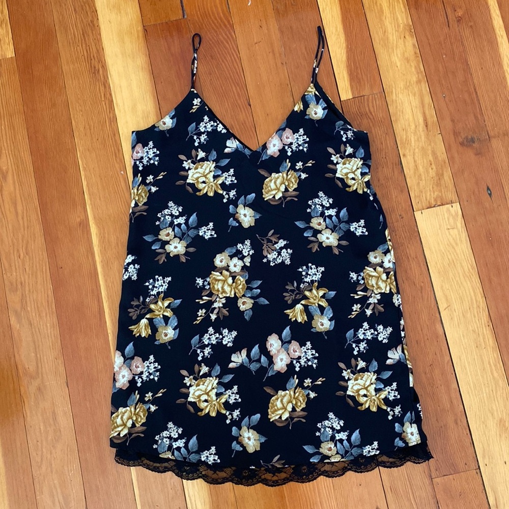 Floral flowy mini dress